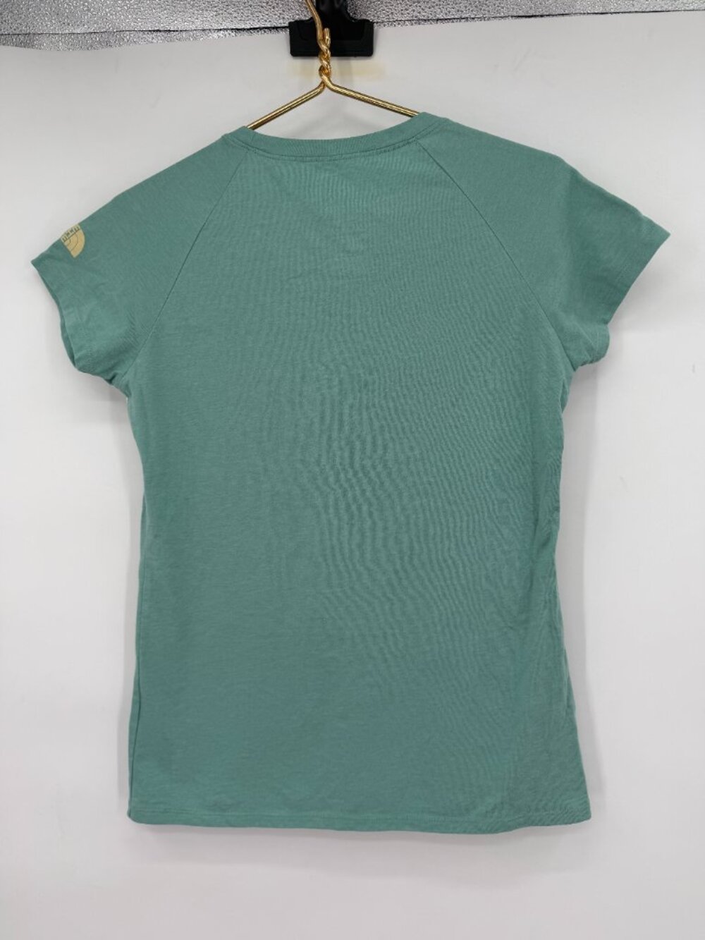 The North Face Graphic Logo Slim Fit T-Shirt Green Women's Medium - Picture 4 of 8